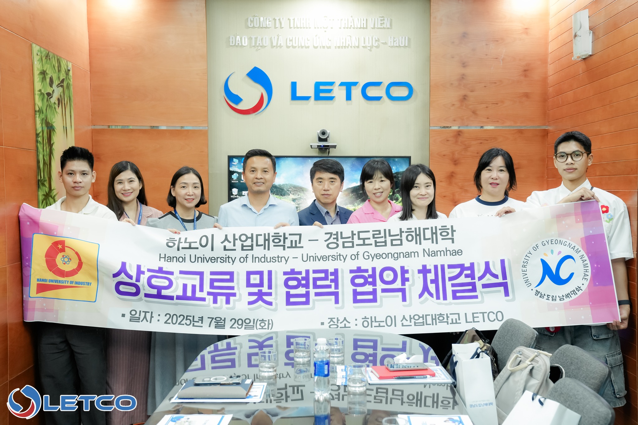 Trường NAMHAE thăm LETCO